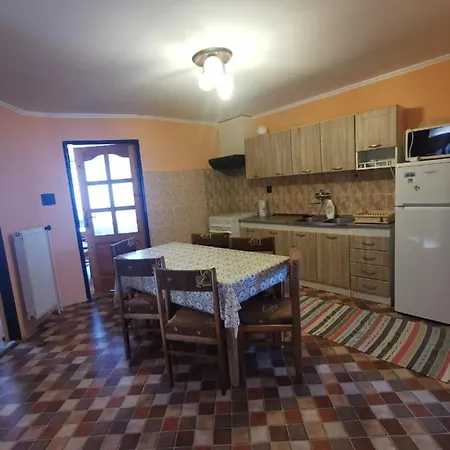 Apartmanovy Dom
